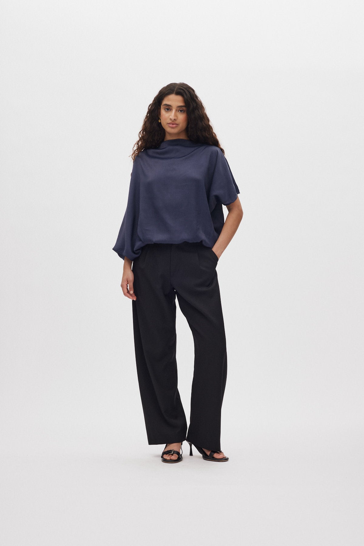 Thalia - Smooth tailoring pants I Black