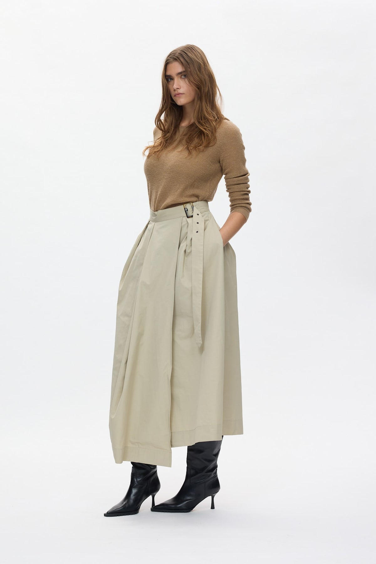 Esila - Weightless wrap skirt I Dark chalk