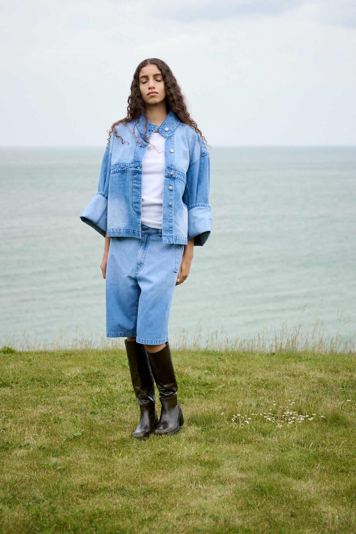 Donela - Denim jacket I Light washed denim