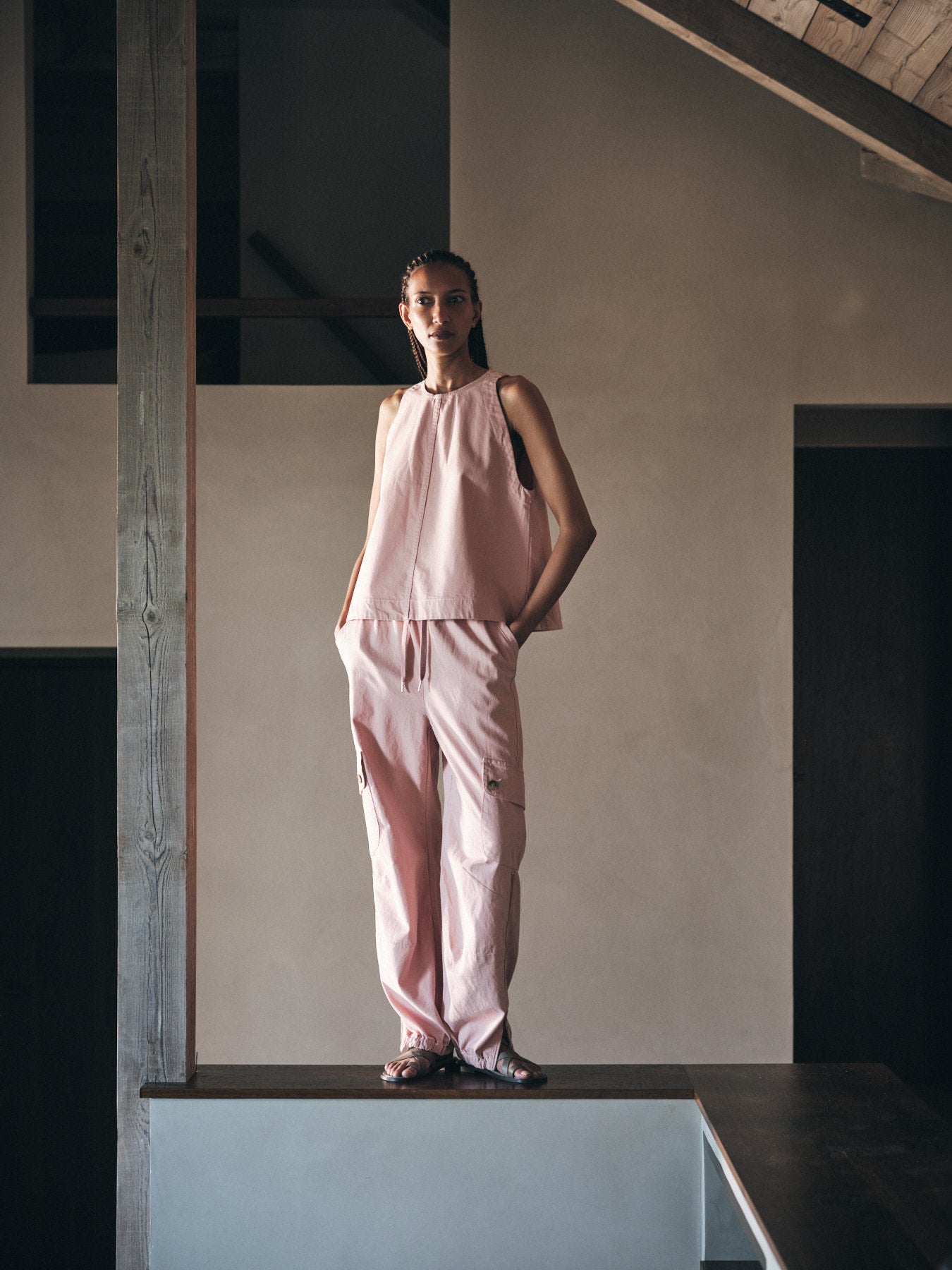 Justa - Texture canvas pants with zip I Soft rose