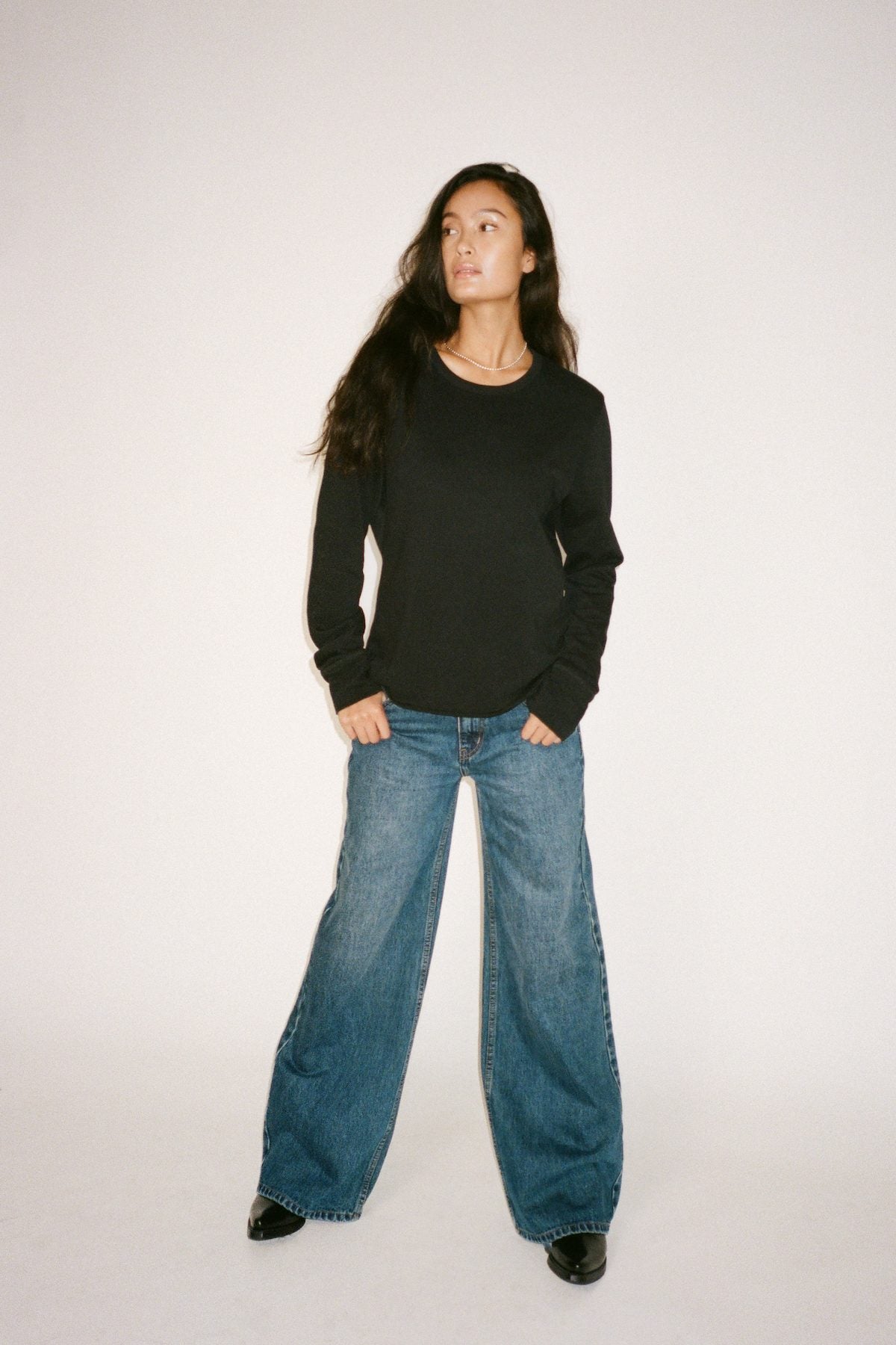 Hila - Light stretch crew neck top I Winter white