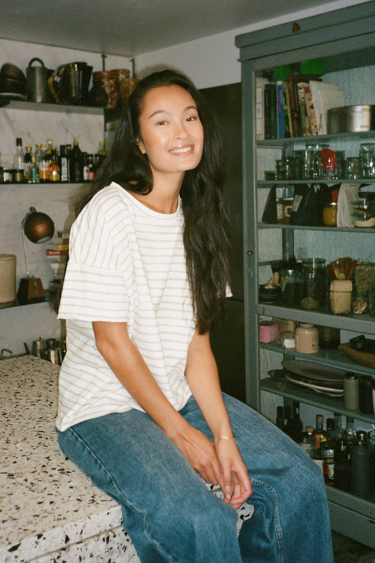 Margot - Light stretch cropped t-shirt I White sand stripe