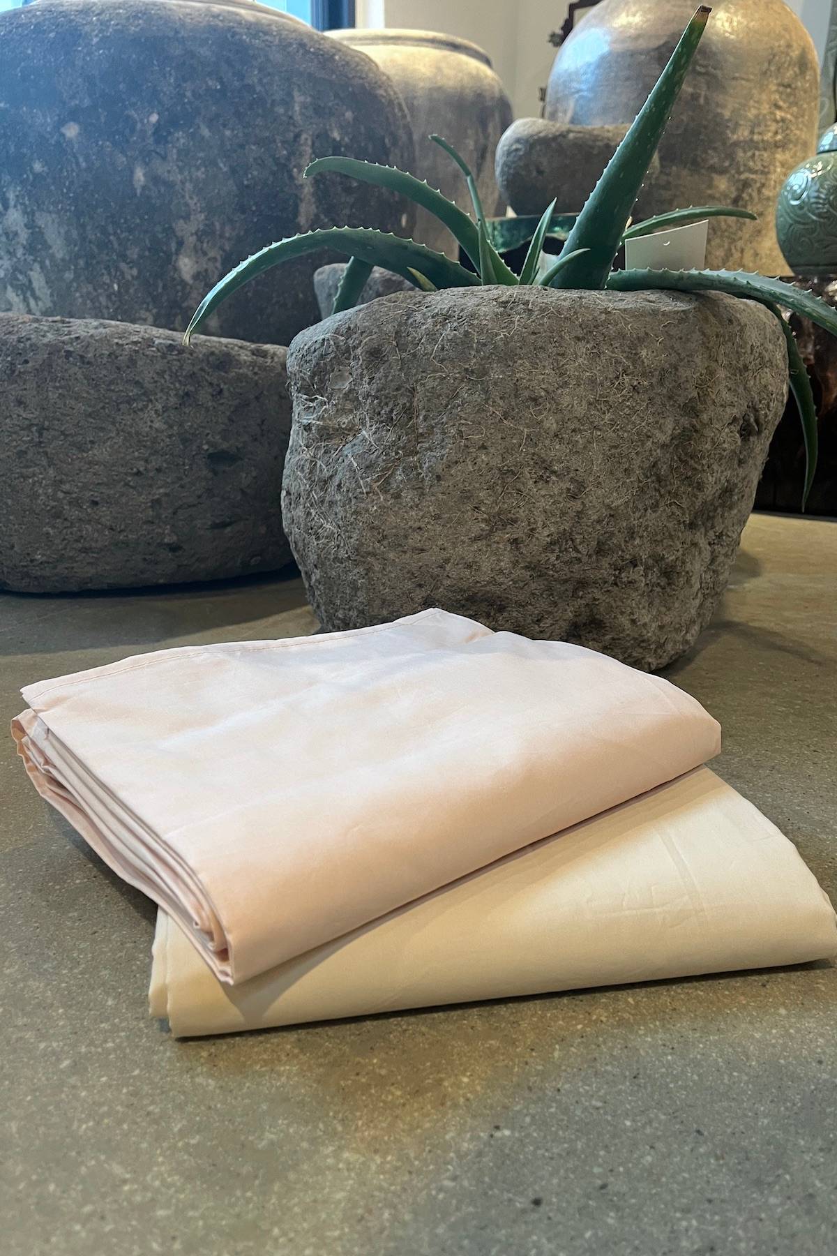 Solid sheet - Solid Sheet I Ivory