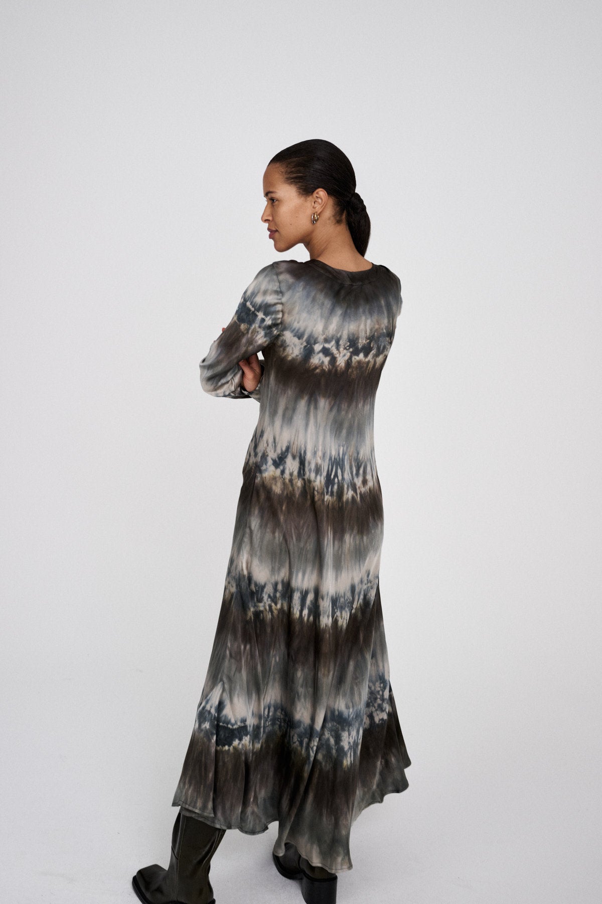 Karin - Arizona long sleeve bias dress I Cement combo