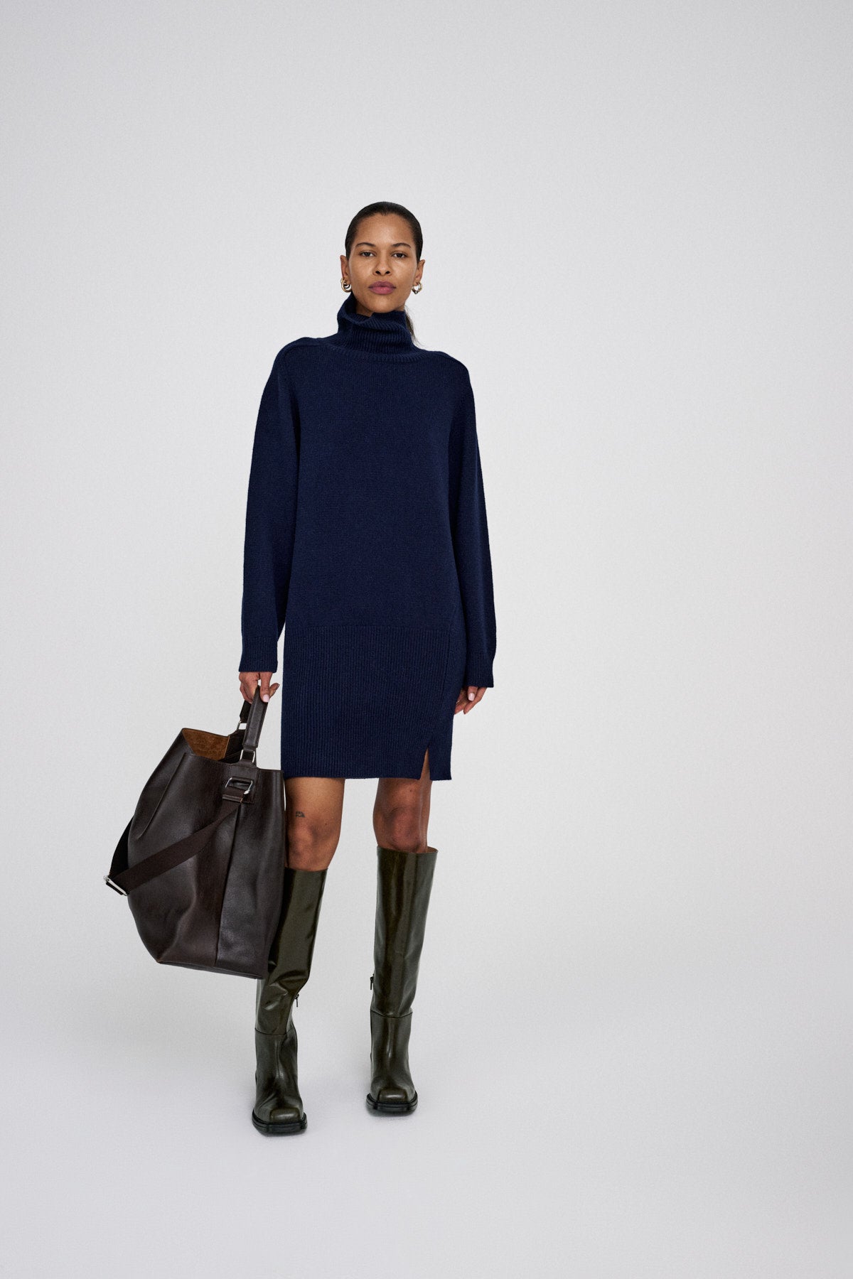 Daya - Leather large bucket bag I Coffee