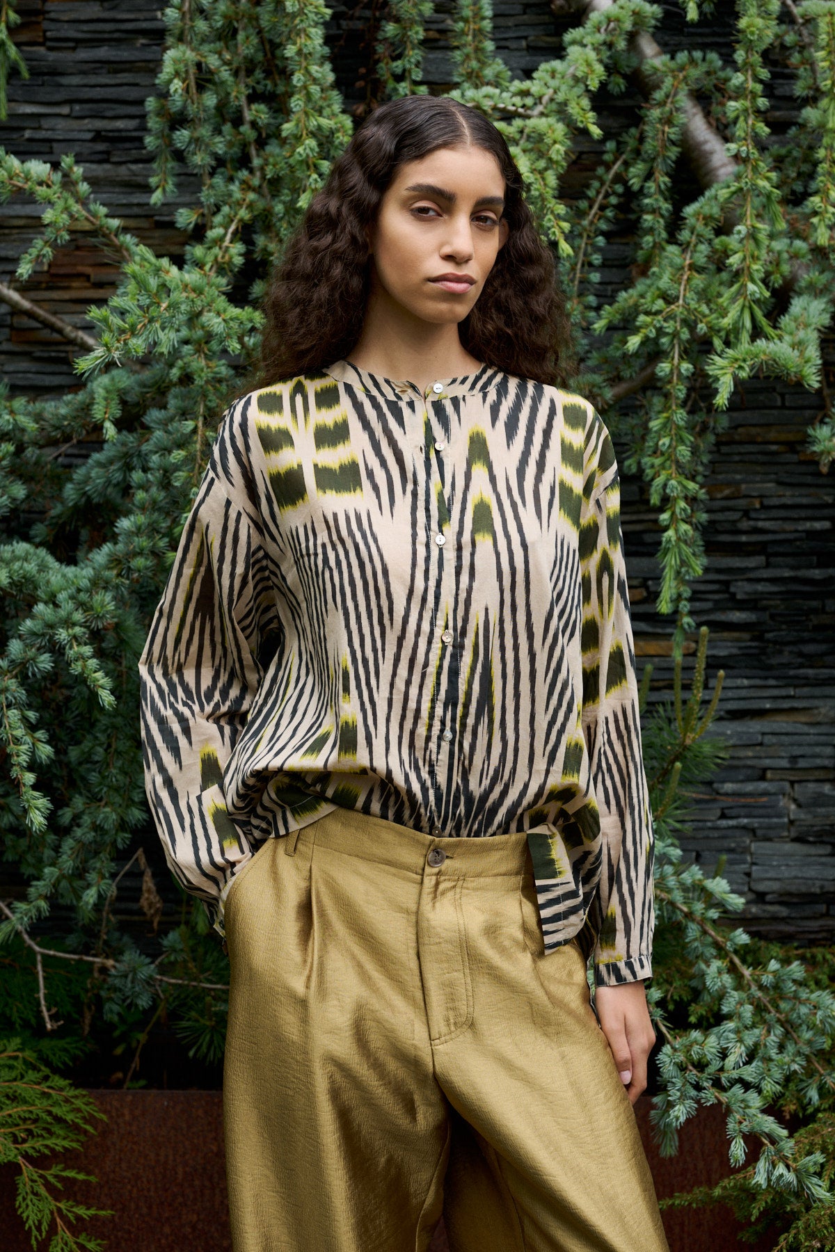 Sibyl - Ikat voile shirt I Forest pink sand