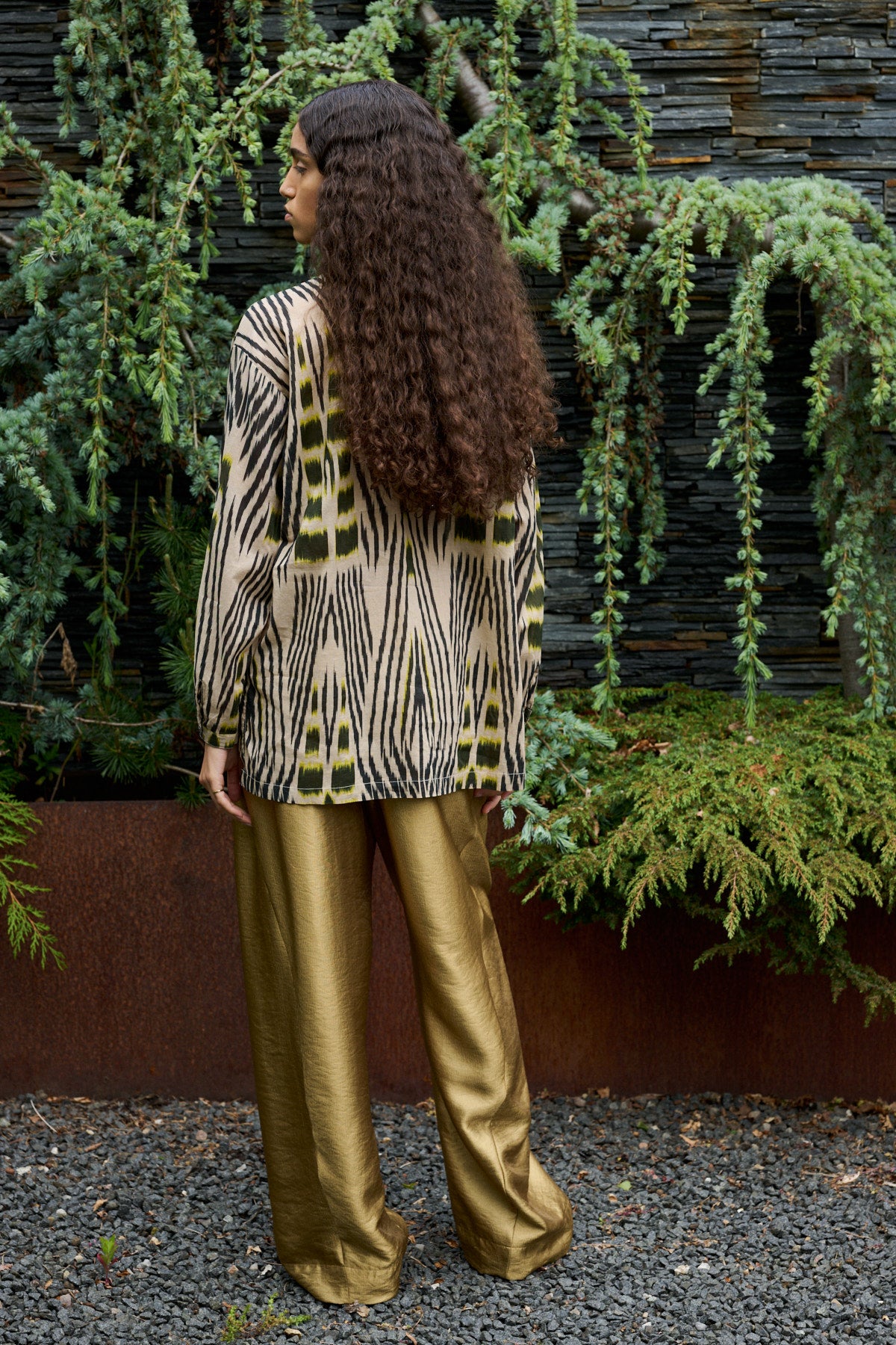 Sibyl - Ikat voile shirt I Forest pink sand