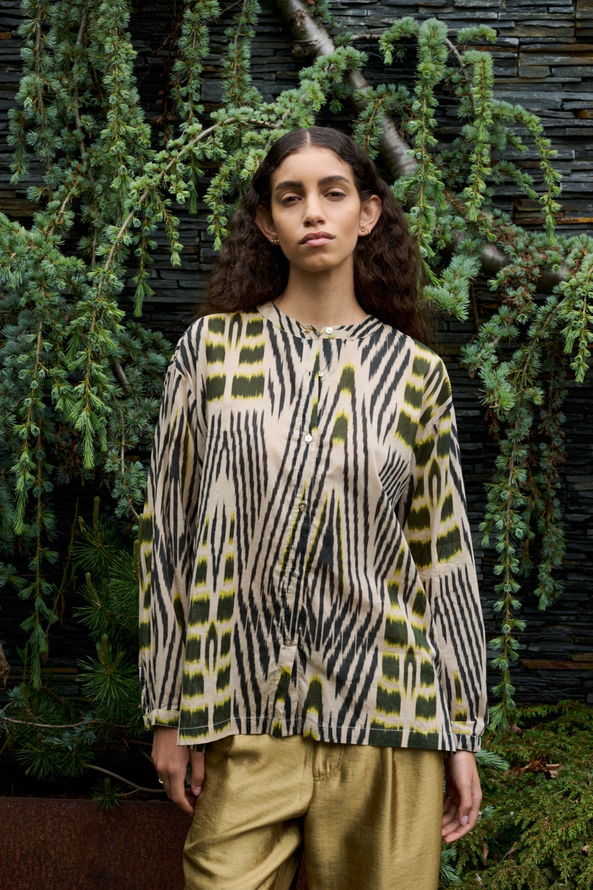 Sibyl - Ikat voile shirt I Forest pink sand