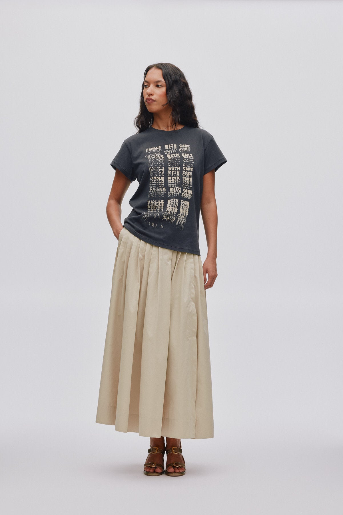 Ambla - Handle with care t-shirt I Faded black