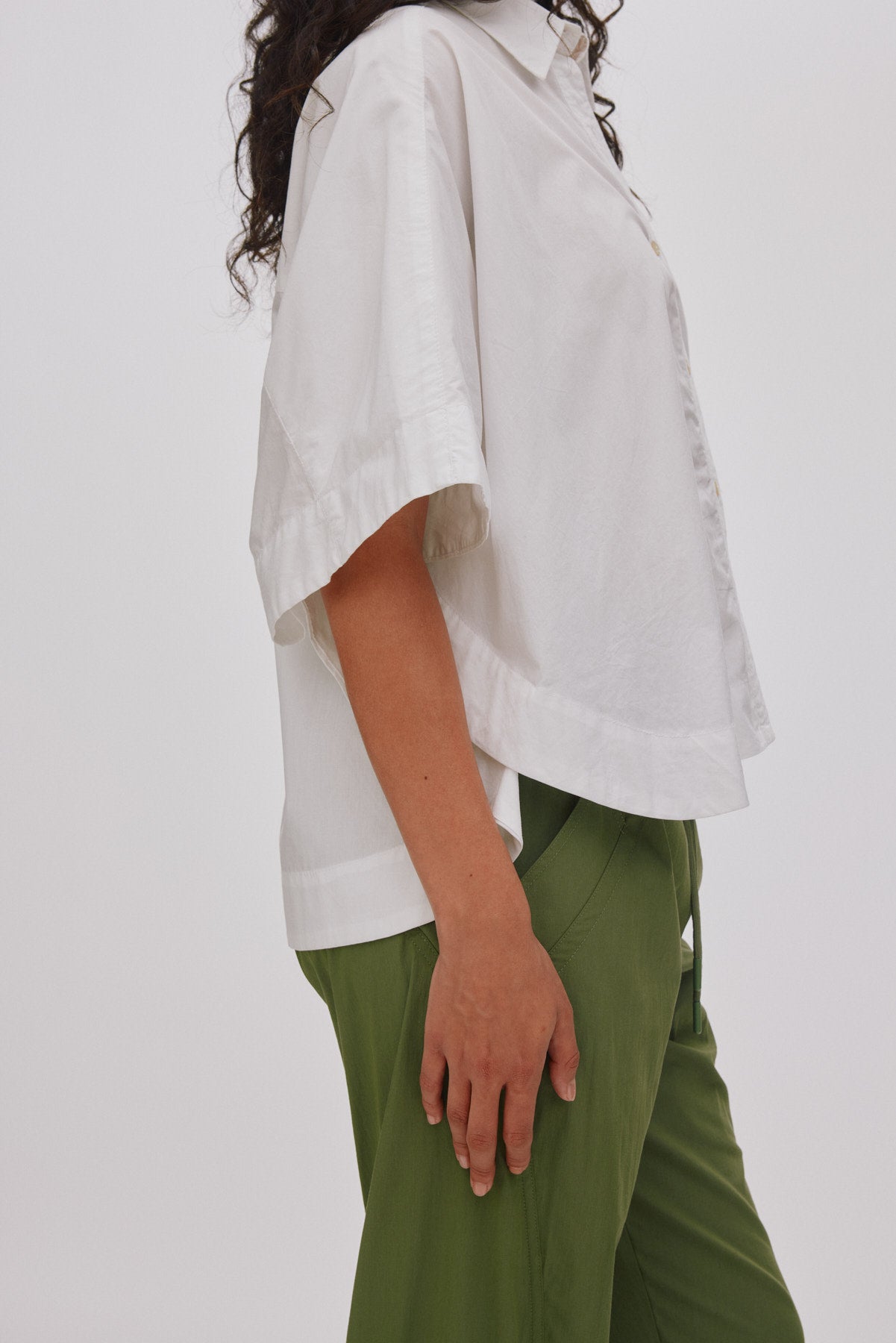 Berte - Poplin curved hem shirt I White