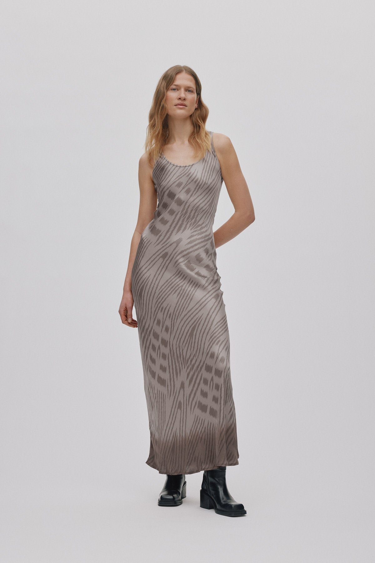 Lavan - Ombre ikat bias dress I Asphalt combo
