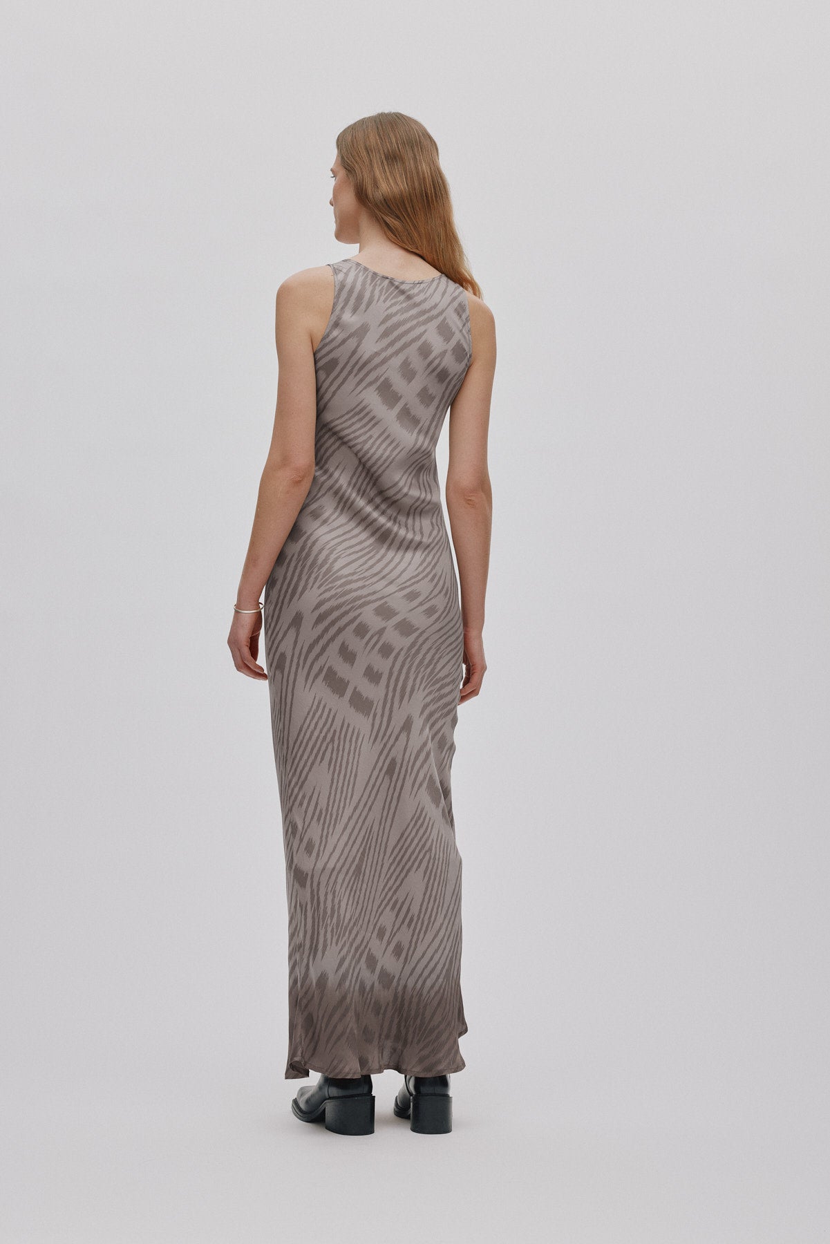 Lavan - Ombre ikat bias dress I Asphalt combo