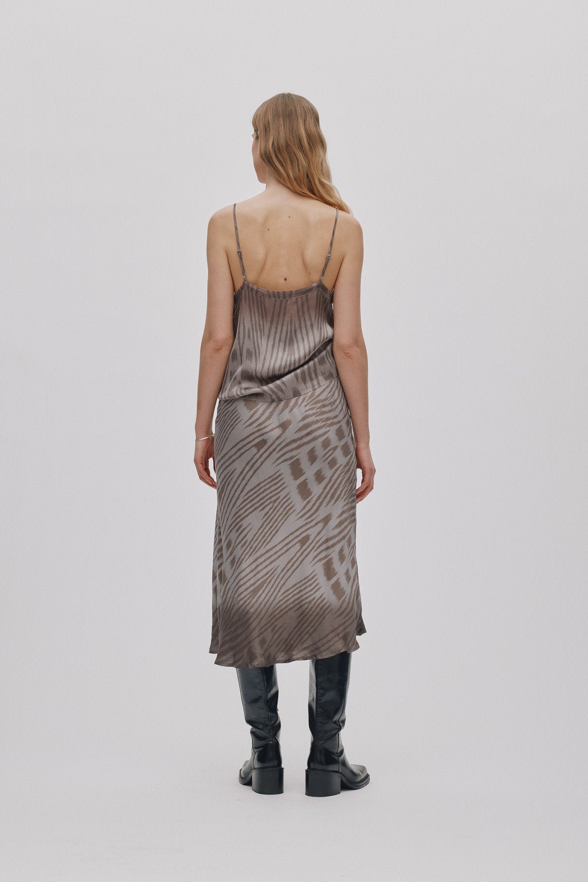 Elmi - Ombre ikat crop bias skirt I Asphalt combo