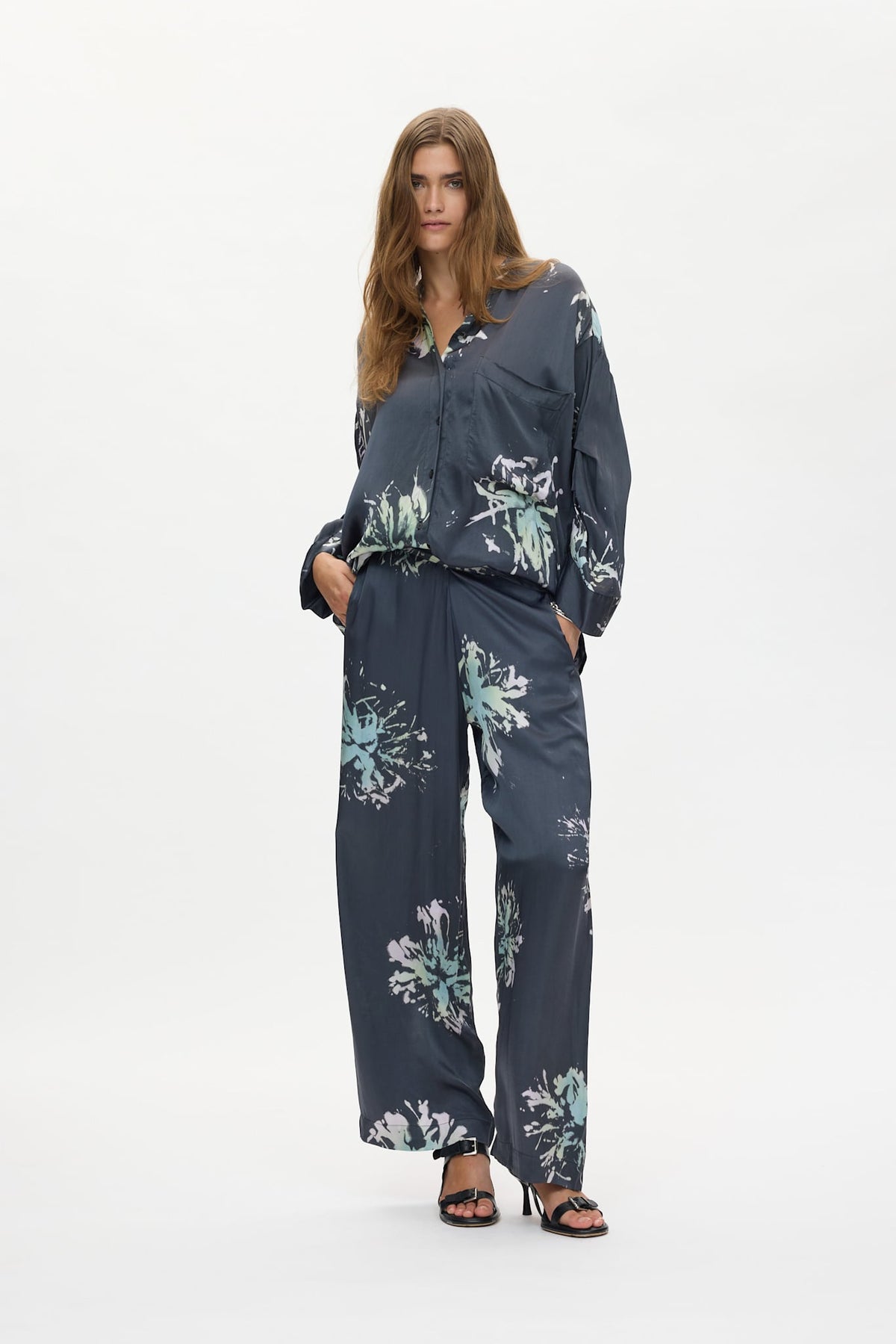 Bobbies short - Lumière oversize shirt I Iron grey