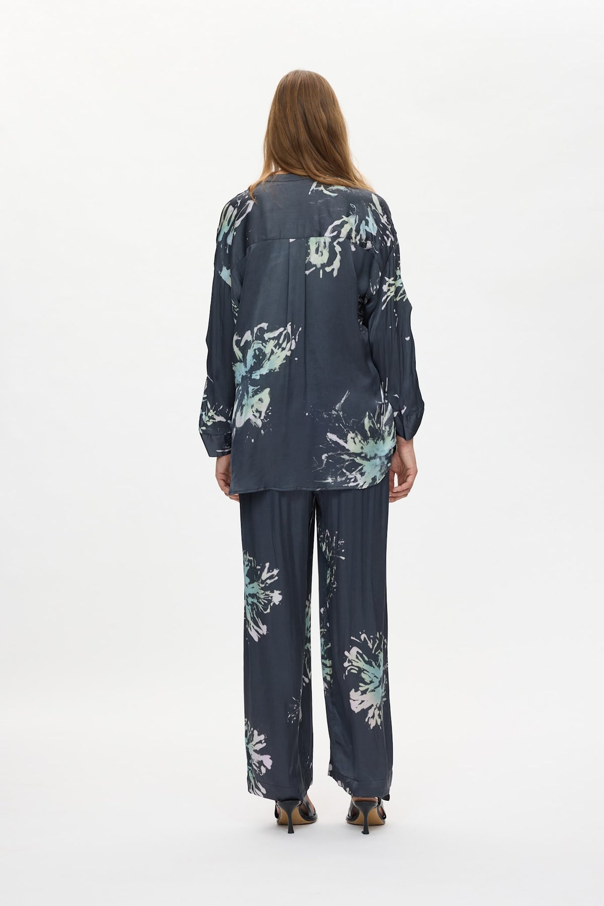 Bobbies short - Lumière oversize shirt I Iron grey