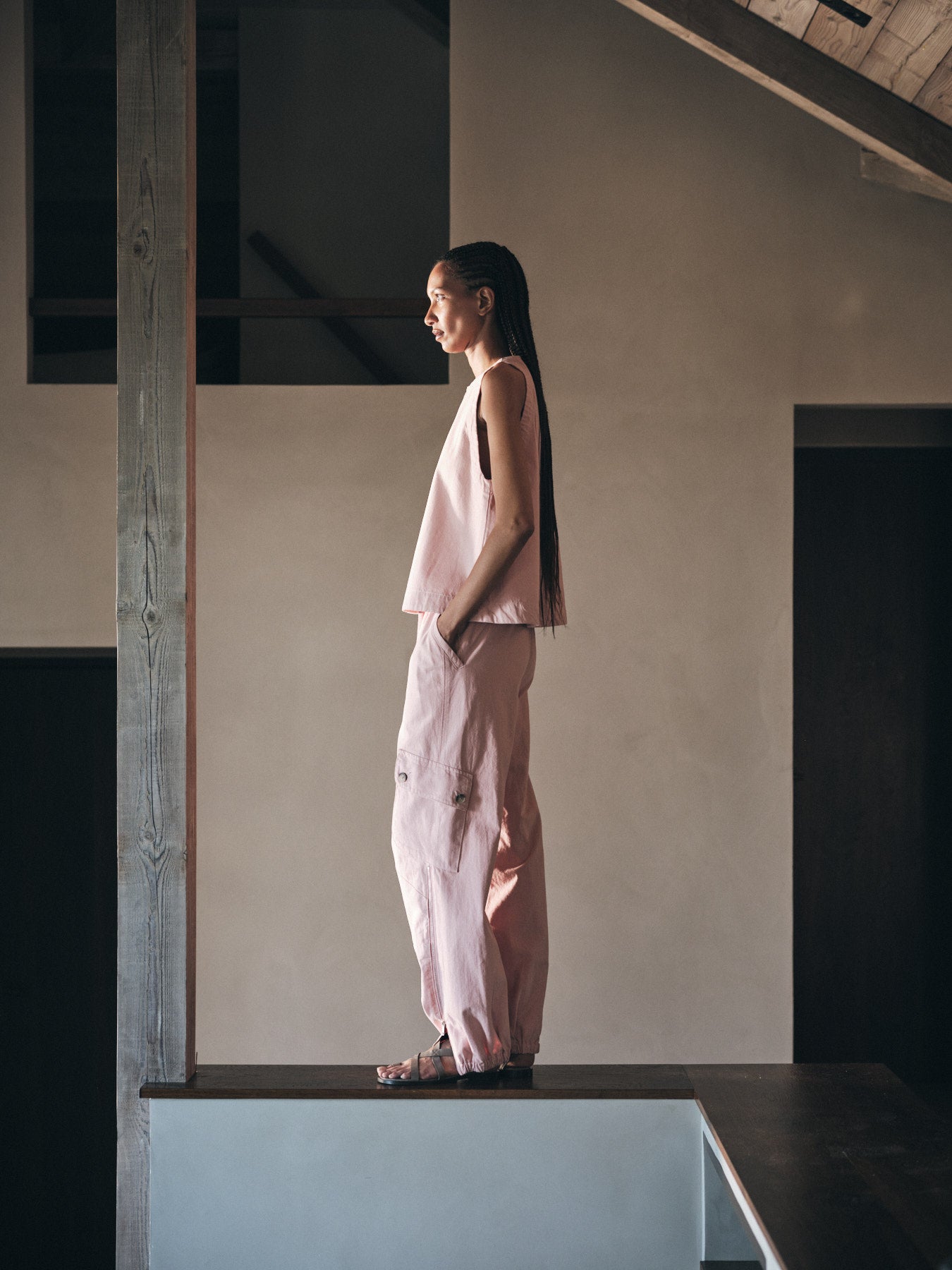 Justa - Texture canvas pants with zip I Soft rose