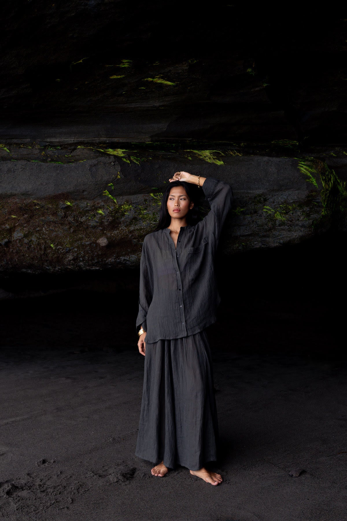 Jumana - PRE-ORDER I Crinkled flared skirt I Faded black