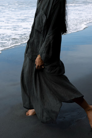 Jumana - PRE-ORDER I Crinkled flared skirt I Faded black