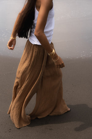 Karam - PRE-ORDER I Crinkled wide leg pants I Walnut