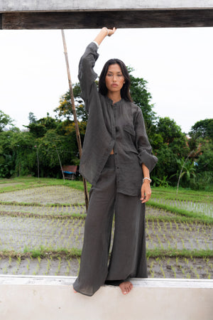 Karam - PRE-ORDER I Crinkled wide leg pants I Faded black
