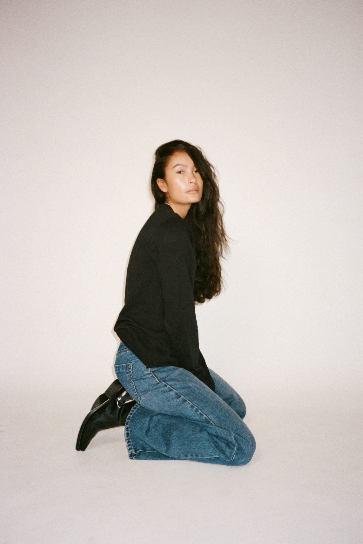 Hila - Light stretch crew neck top I Winter white