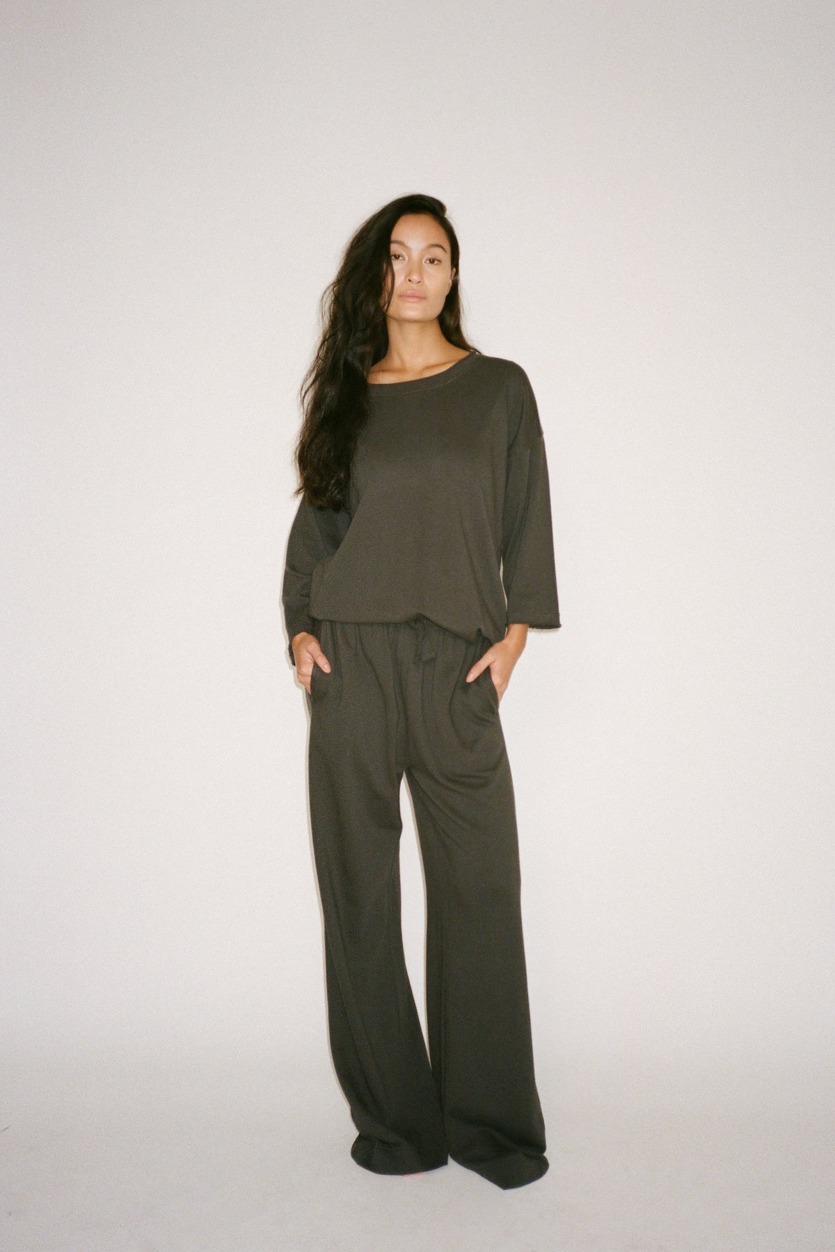 Light stretch relaxed pants - Calla I Faded black
