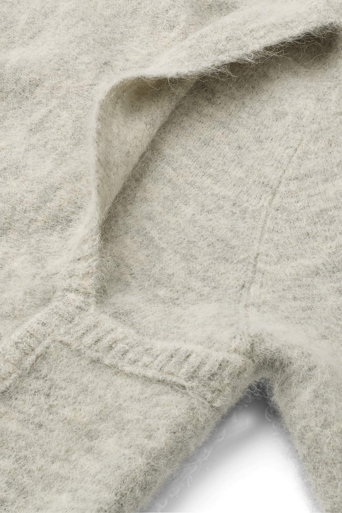 Fluffy split back sweater - Lott I Light grey melange