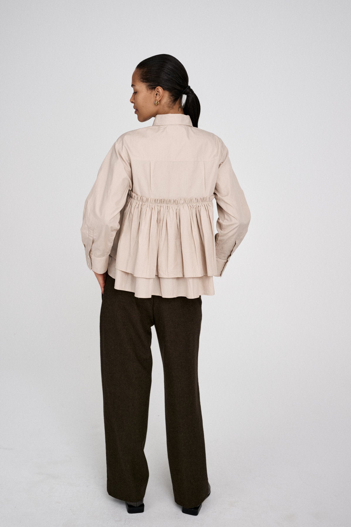 Shaker - Poplin frill shirt I Powder